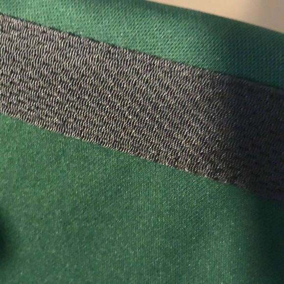 Women’s Nike Zip-Up Jacket in Green - Picture 6 of 9